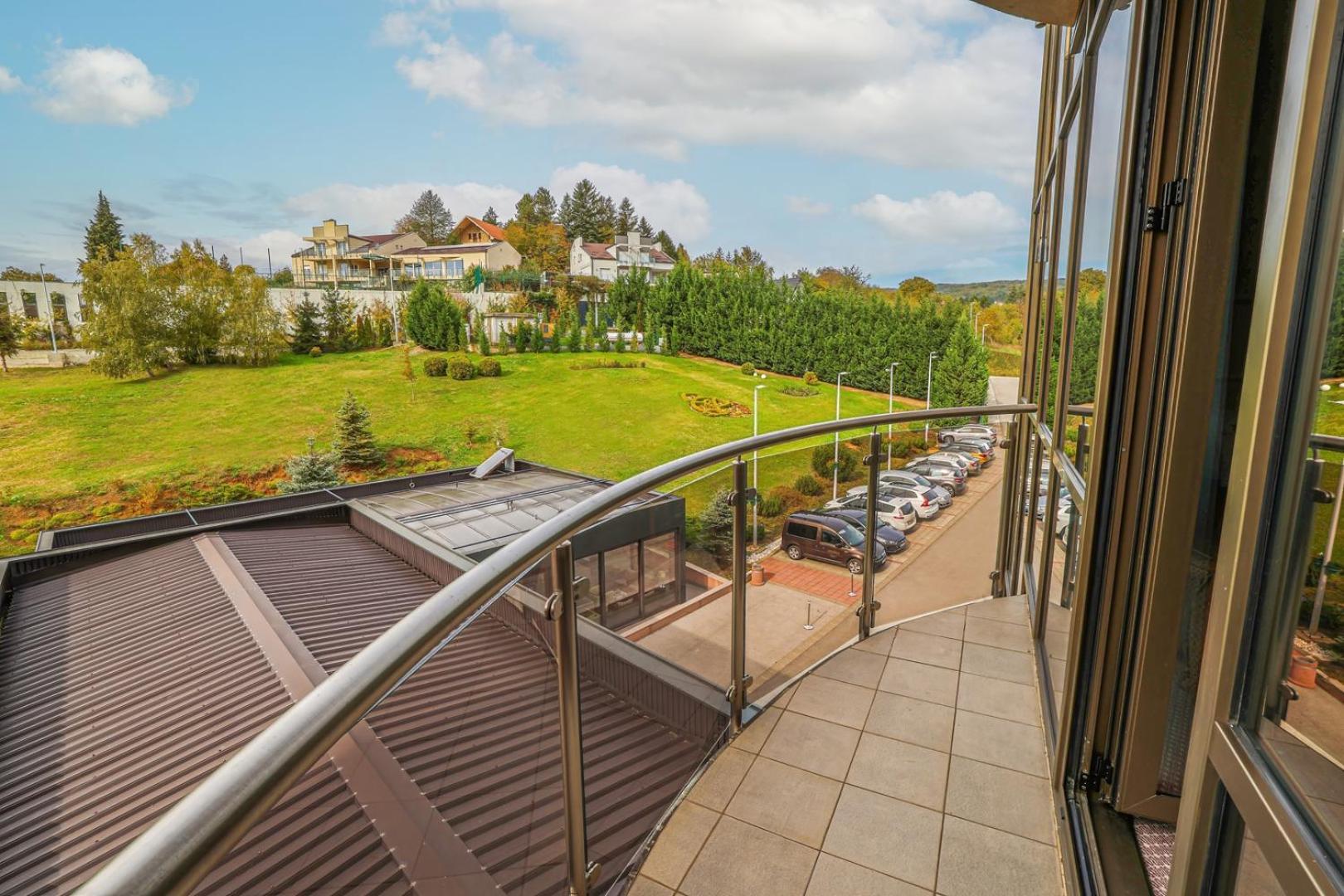 Hotel Premier Aqua - Adults Only Vrdnik Exterior foto View from the balcony of a two-bedroom apartment